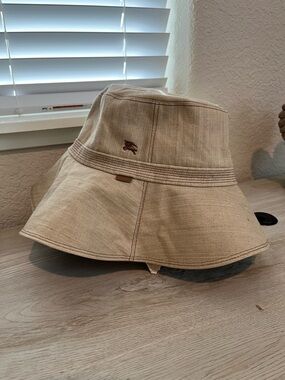 Burberry Beige/Tan Wide Brim Bucket Hat with Logo